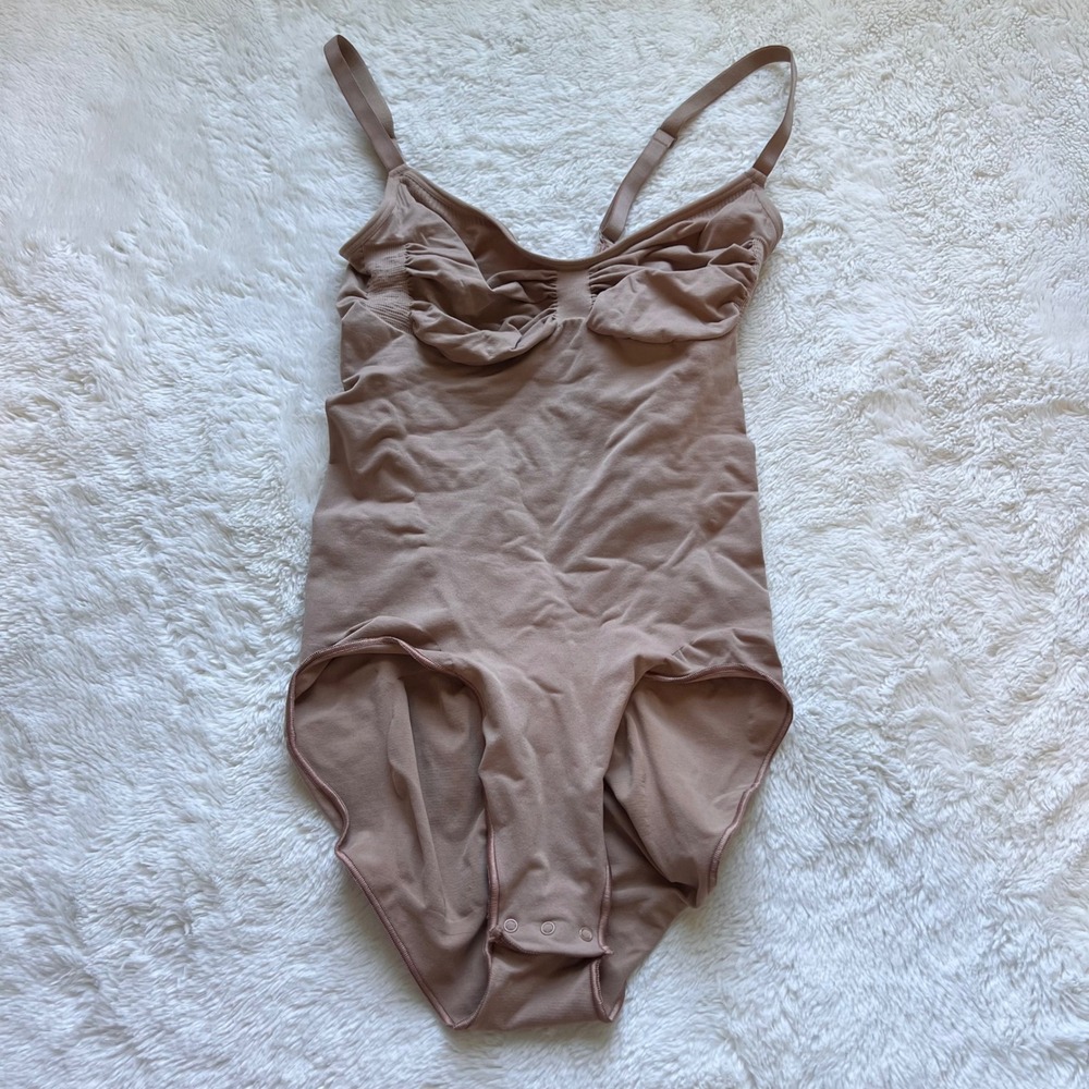 SKIMS Sculpting Bodysuit with Snaps Clay Neutral Brown XL Sleeveless Shapewear